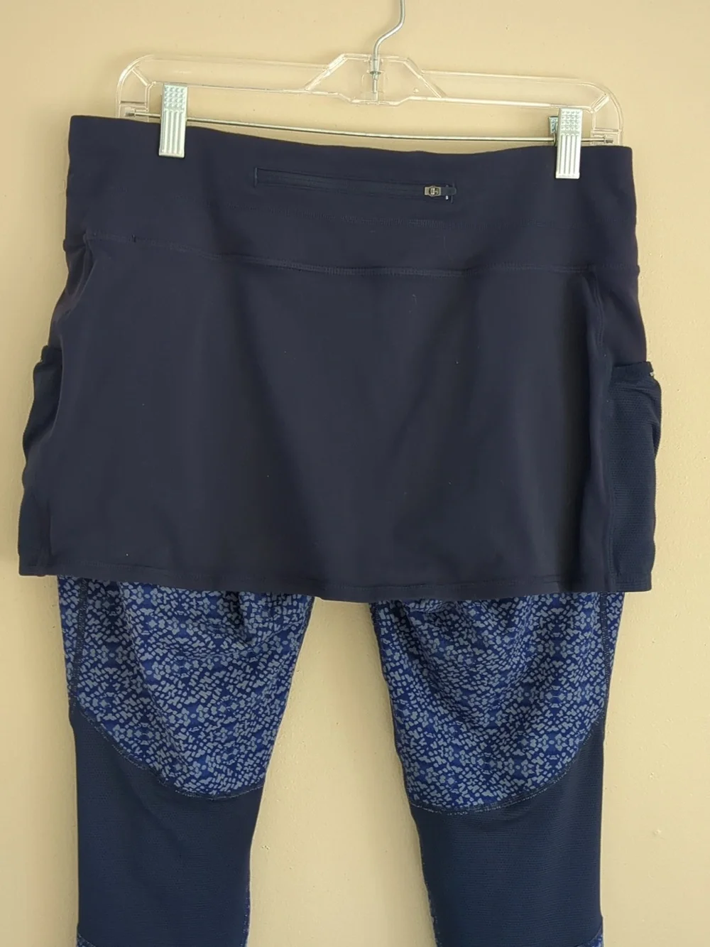 Large Athleta Leggings With Skirt Attached Blue